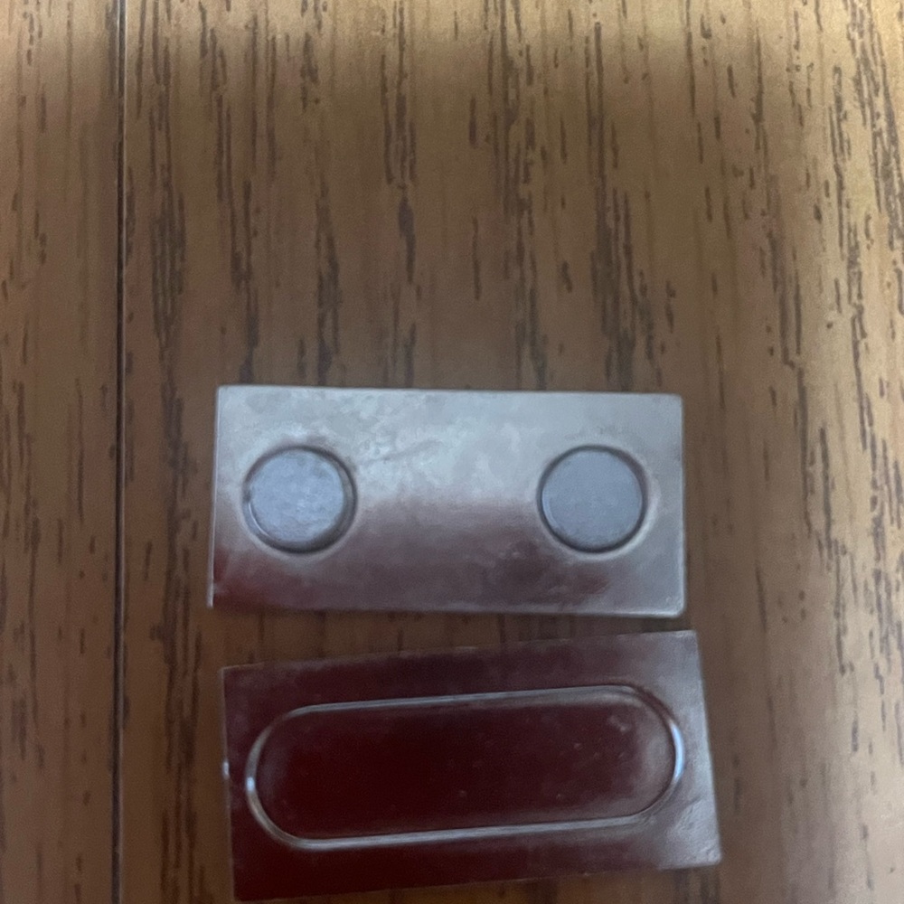 Coach Red and Silver Logo Tag badge ❤️🧨 - Picture 4 of 4